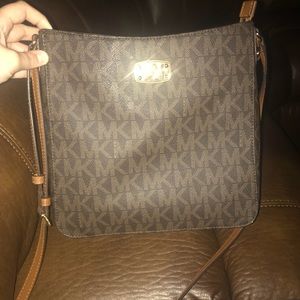 Michael kors crossbody